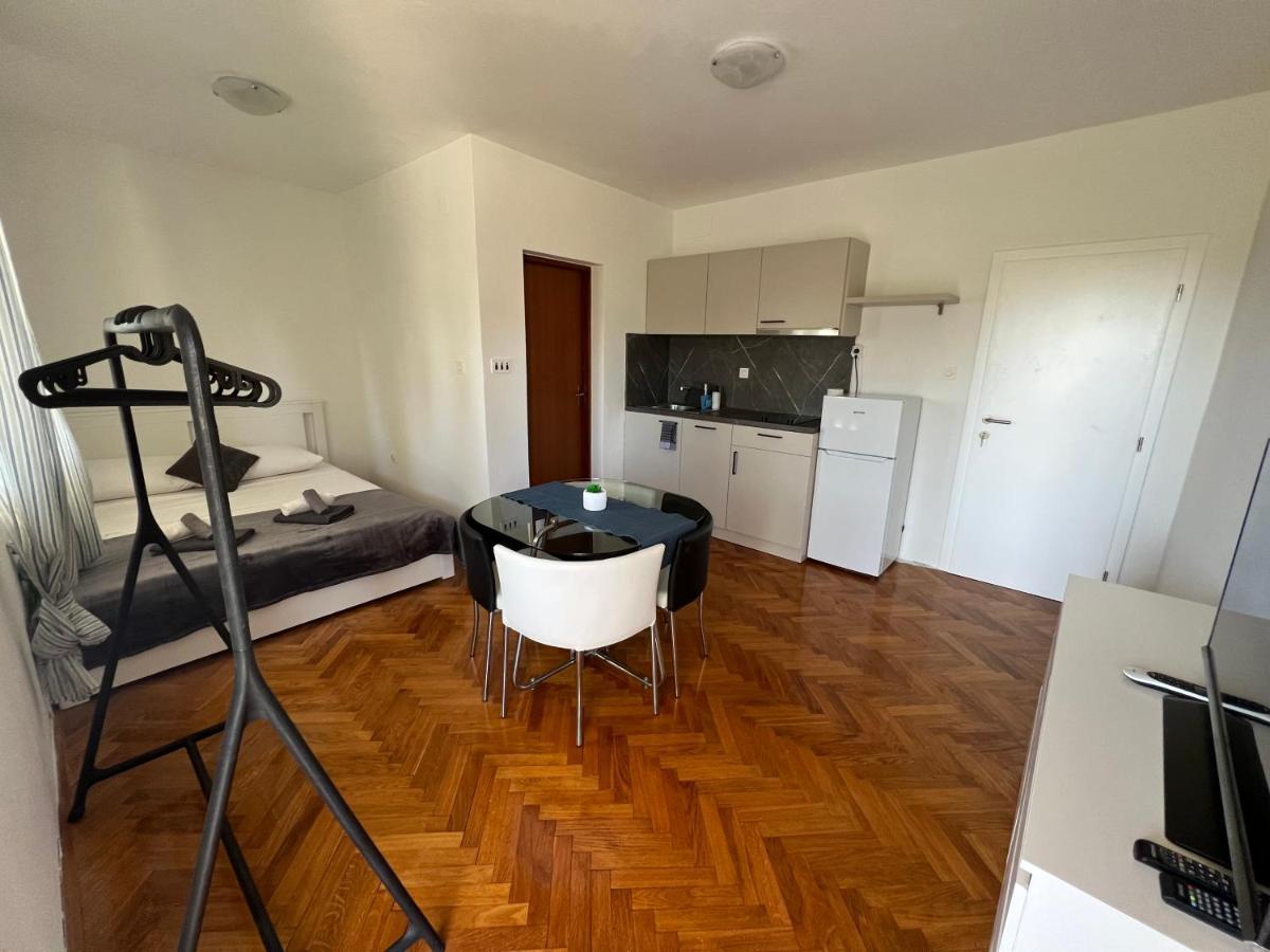Apartments Antolkovic 乌格连 外观 照片