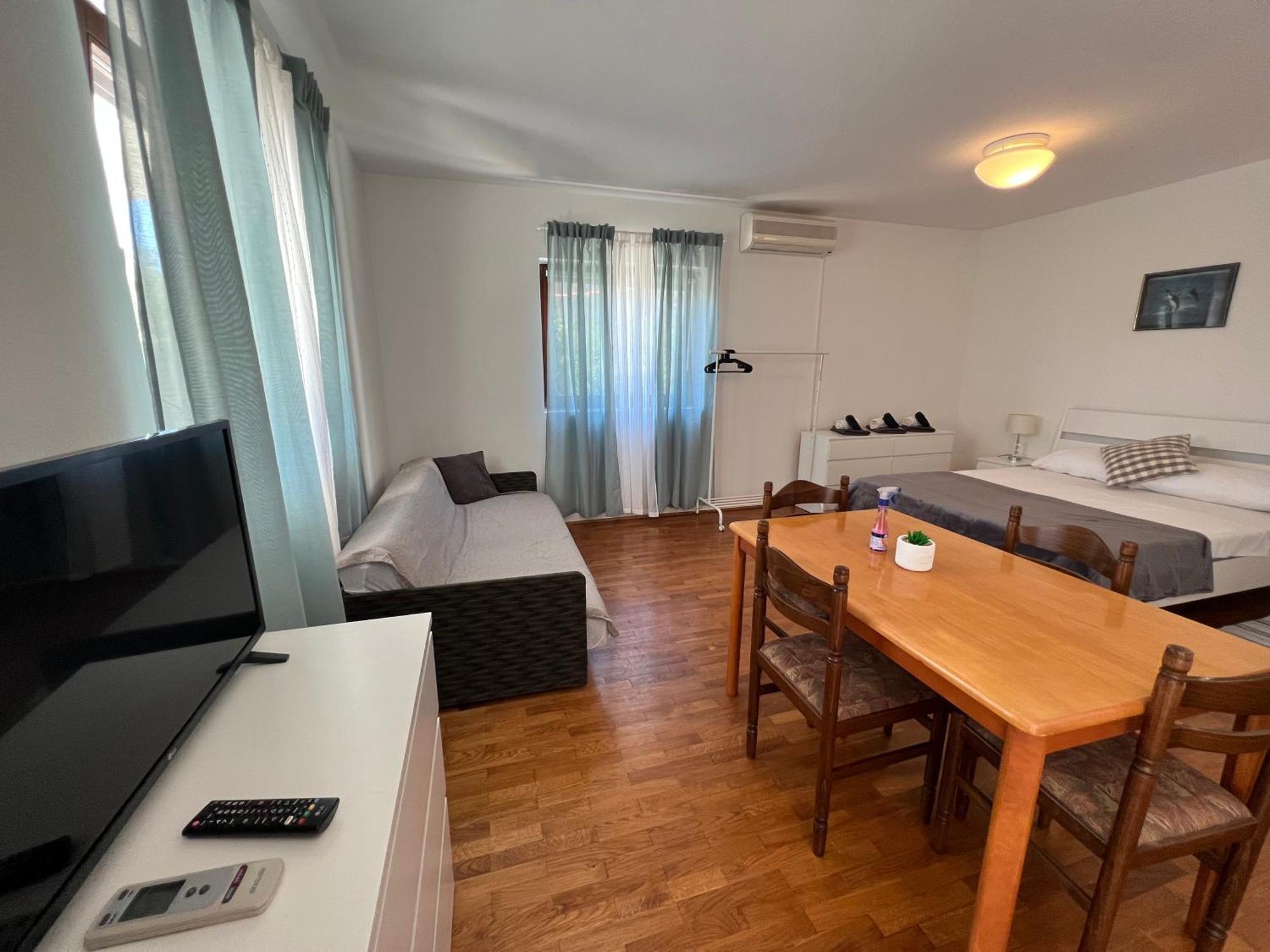 Apartments Antolkovic 乌格连 外观 照片